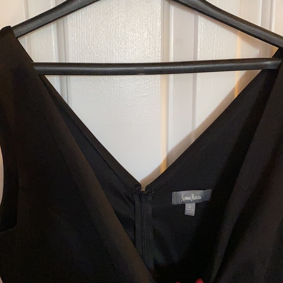 Black dress - Picture 2 of 4